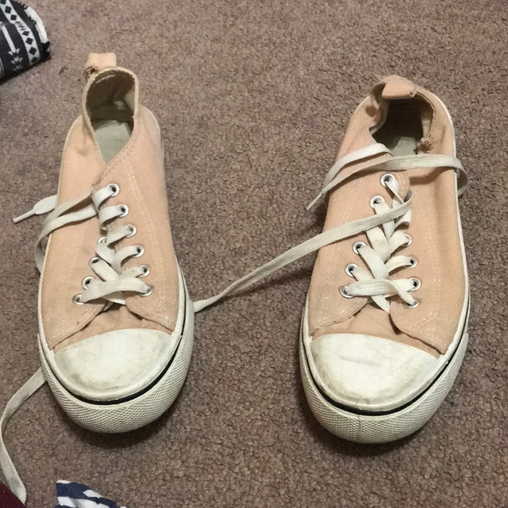 Light pink off brand converse
